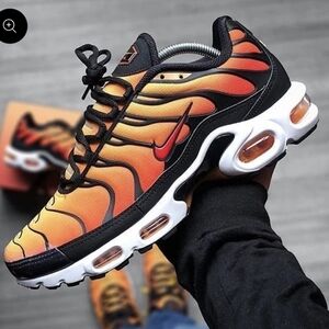 Nike Men's Fiery Black and Orange Sneakers